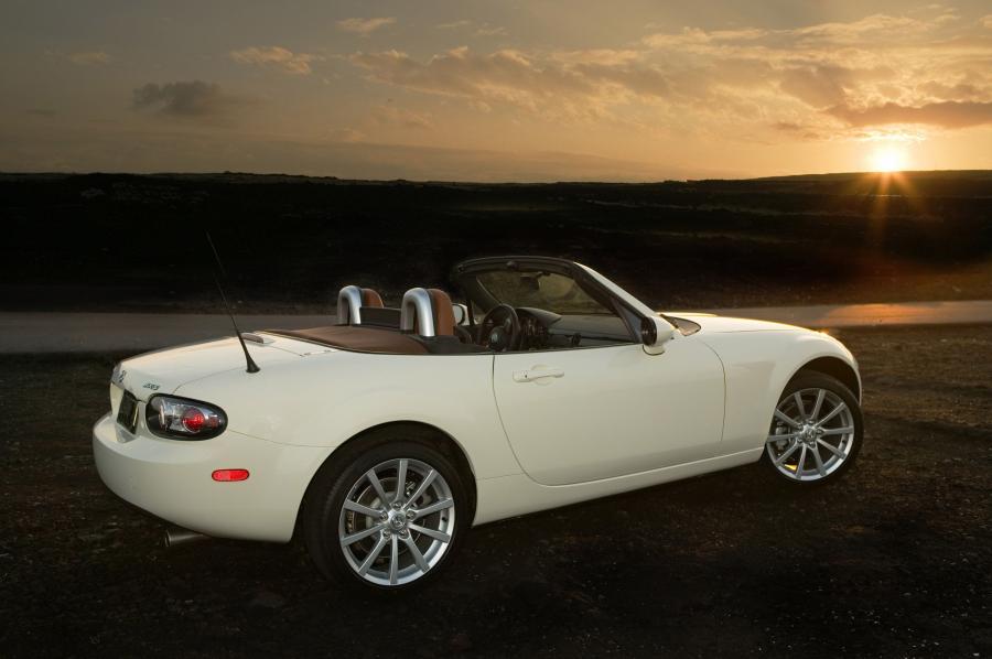  Mazda MX-5 Roadster Coupe 2006 года  (фото 211 из 212)